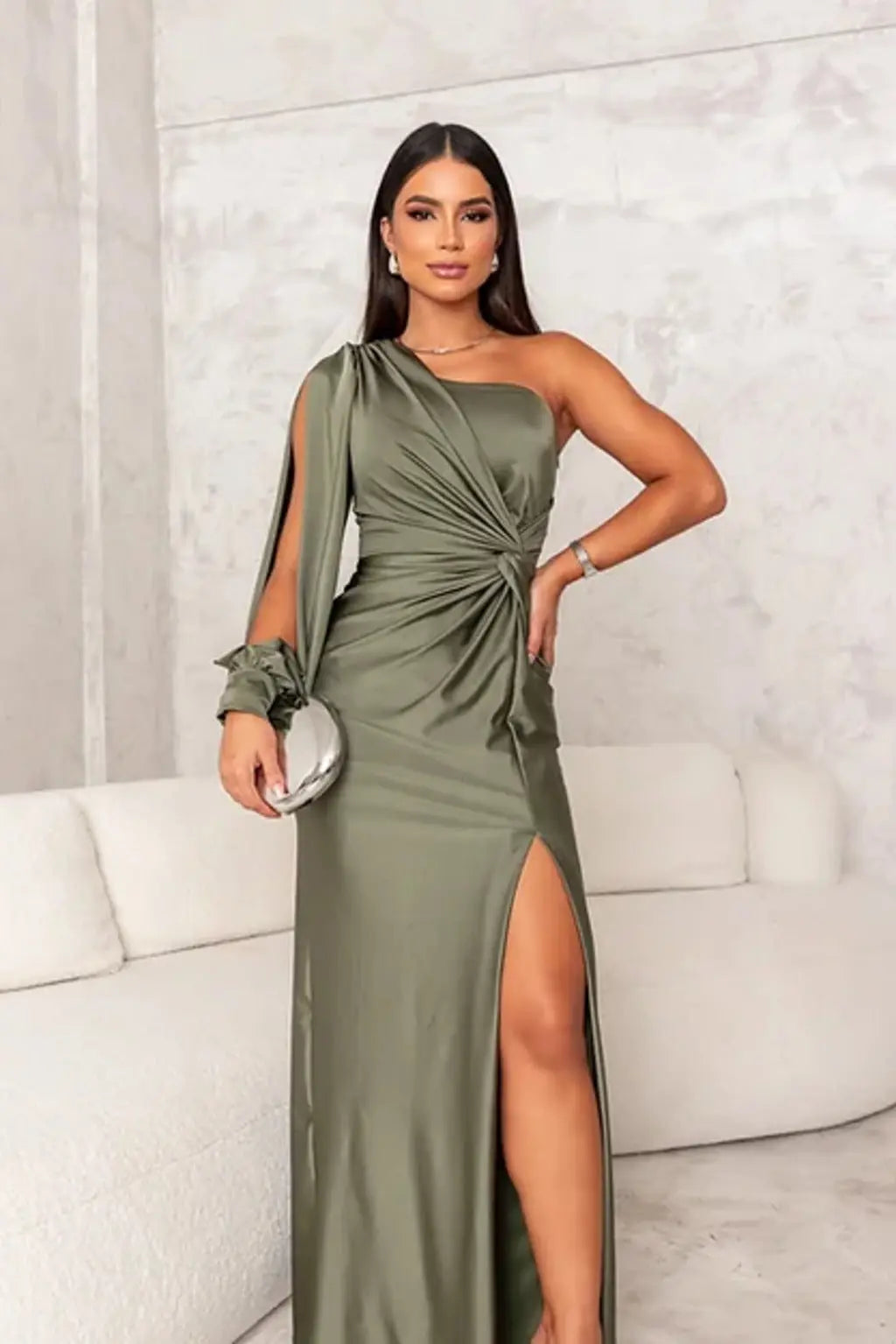 LUCINDA – Vestido maxi satinado de un hombro con drapeado elegante
