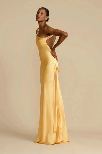 INDIRA – Vestido de noche satinado para mujer con diseño de un solo hombro