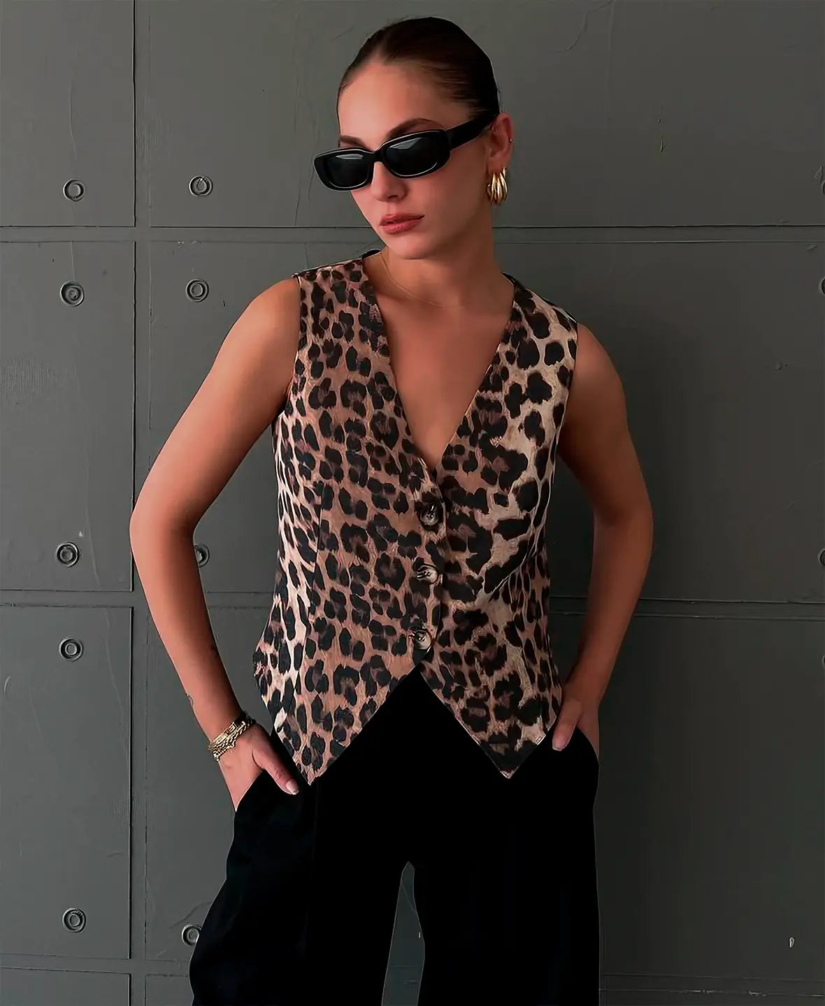Chaleco entallado con escote en V y estampado animal para mujer – DARIA
