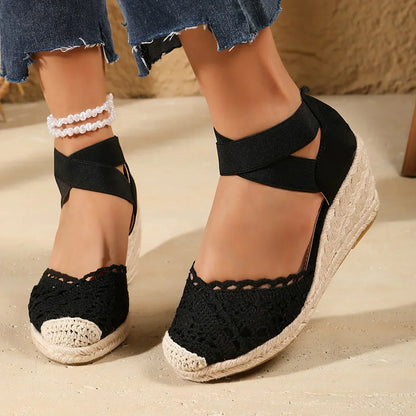 Verena – Zapatos de cuña para mujer con detalle de crochet y tira elástica en el tobillo