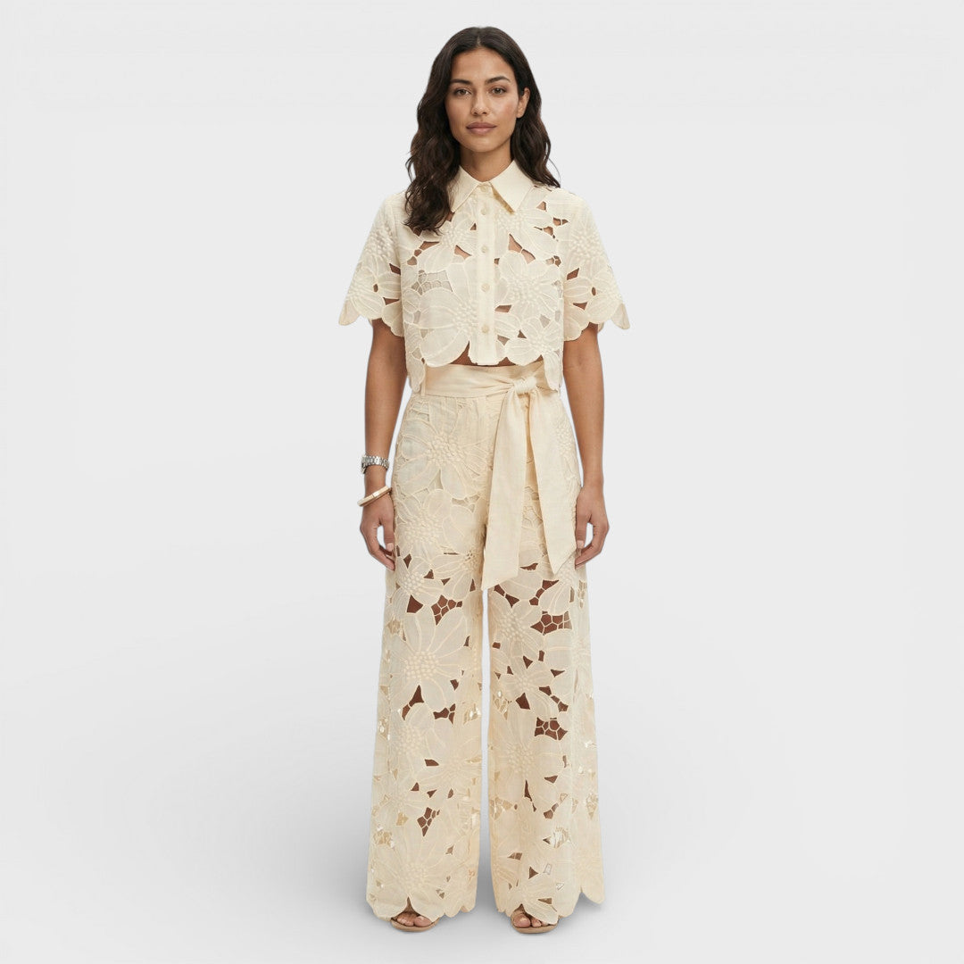 CLARA – Conjunto elegante de camisa y pantalón para invitada