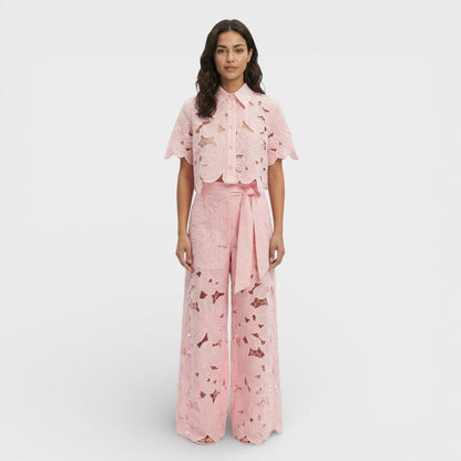 CLARA – Conjunto elegante de camisa y pantalón para invitada