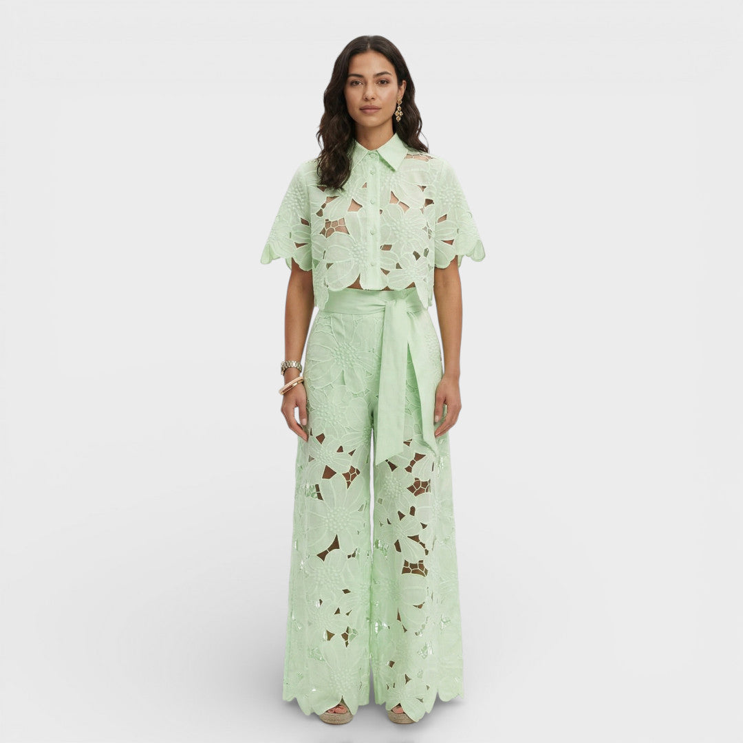 CLARA – Conjunto elegante de camisa y pantalón para invitada