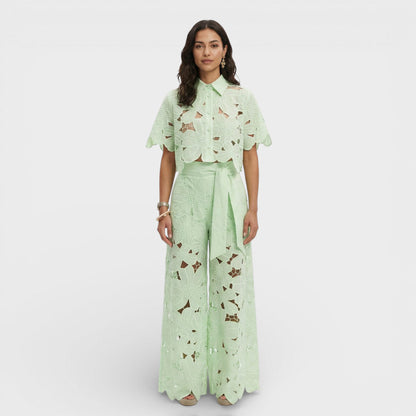 CLARA – Conjunto elegante de camisa y pantalón para invitada