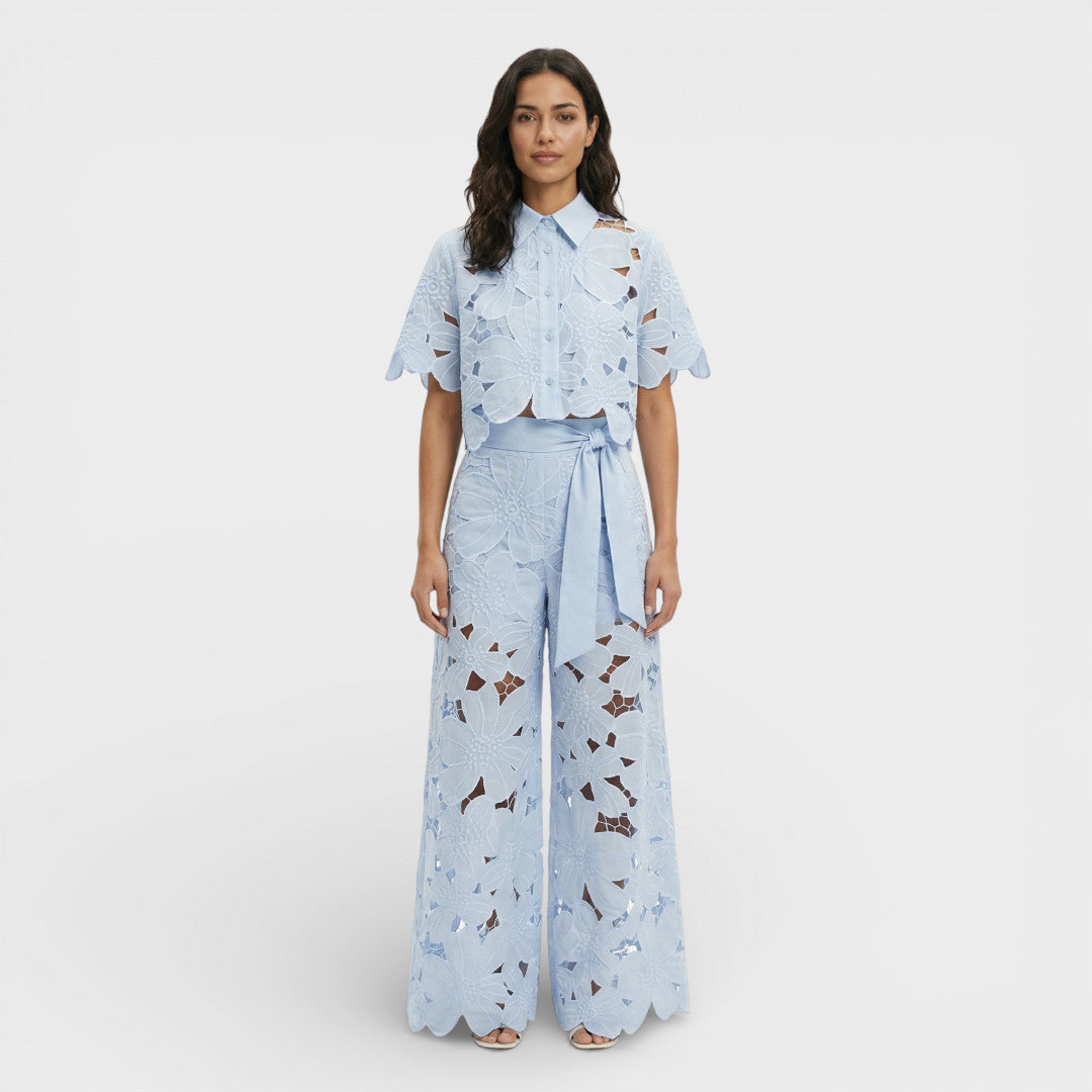 CLARA – Conjunto elegante de camisa y pantalón para invitada