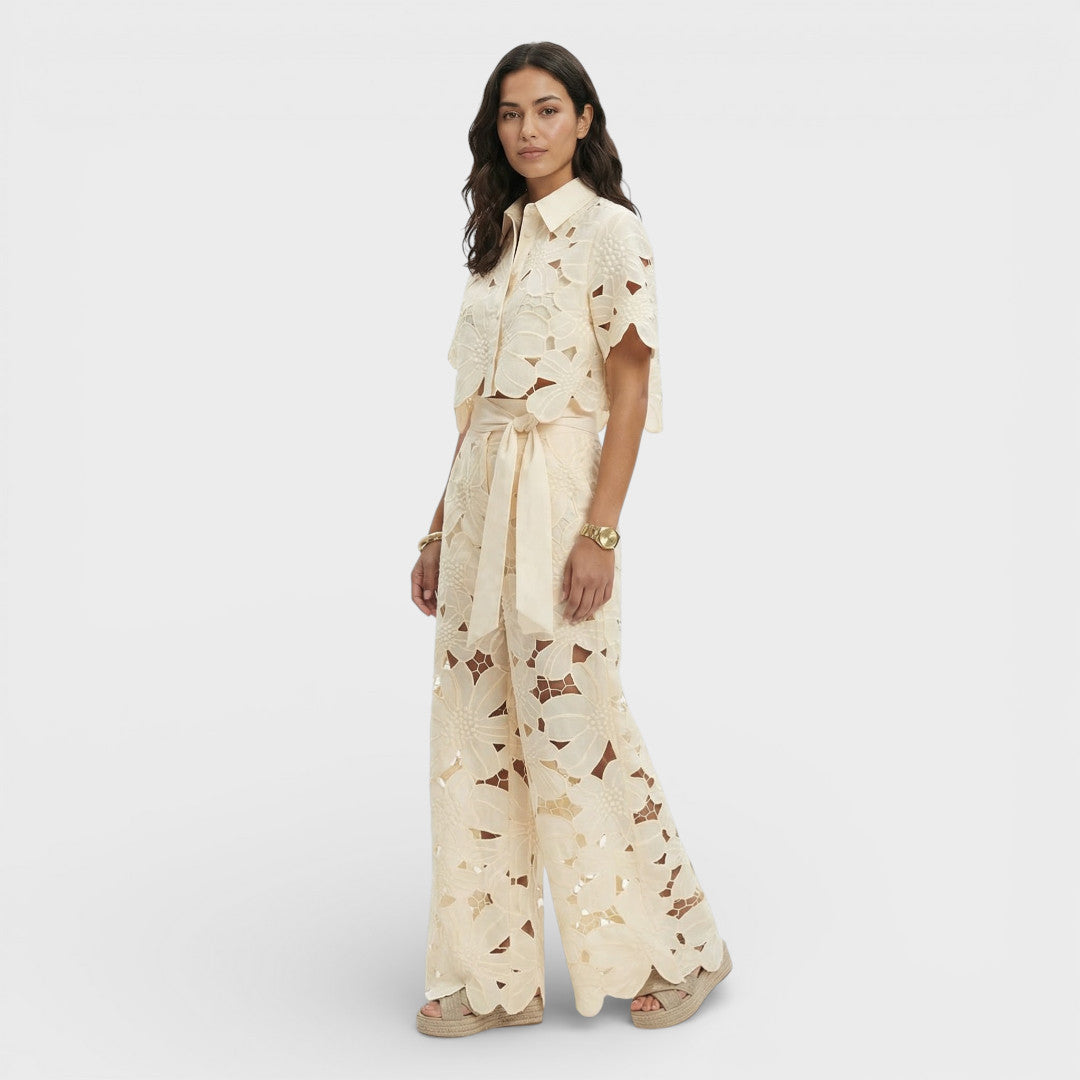 CLARA – Conjunto elegante de camisa y pantalón para invitada