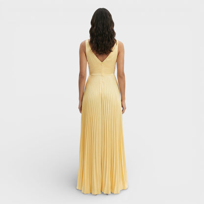 PAULA – Vestido maxi plisado con escote en pico para invitada
