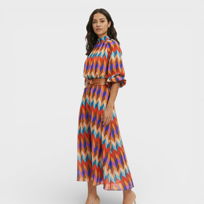 LUCÍA – Vestido midi colorido con cinturón para invitada