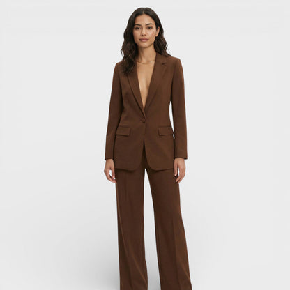 CLARA – Conjunto blazer y pantalón sastre elegante para invitada