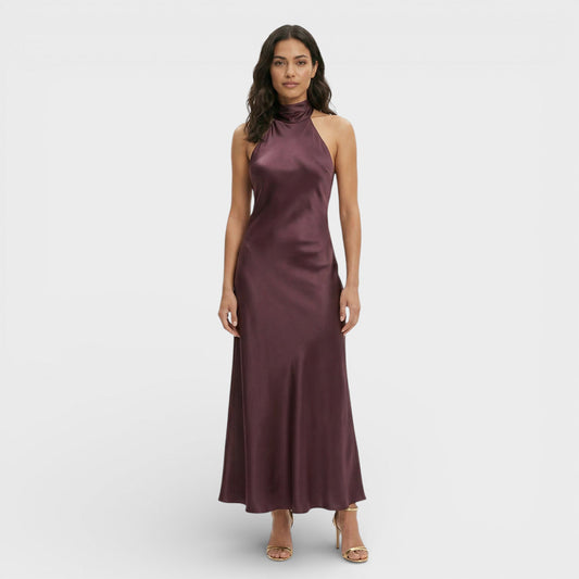 MARIANA – Vestido maxi de satén con escote halter para invitada