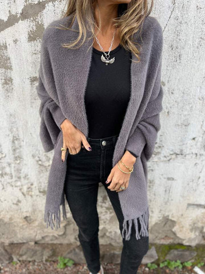 Abrigo largo cálido para mujer con flecos y diseño – MILA