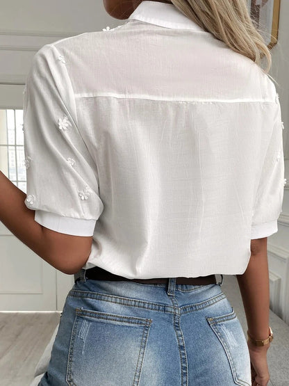 Lunara – Top bordado con cuello alzado y escote en V para mujer