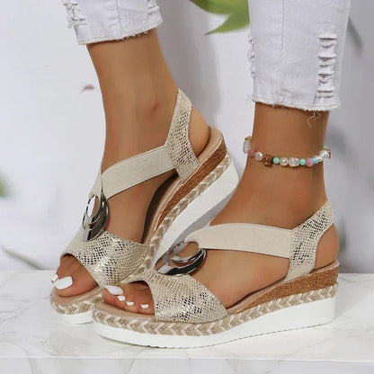 Sandalias de mujer con cuña y estampado de serpiente – SERENA