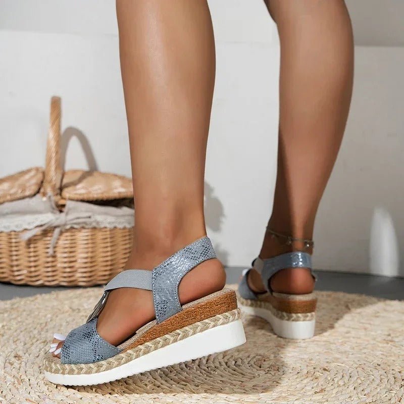 Sandalias de mujer con cuña y estampado de serpiente – SERENA