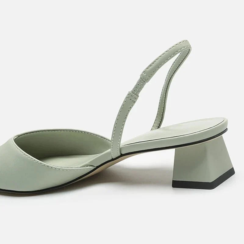 Zapatos de tacón fino con diseño slingback y punta afilada – LORENA