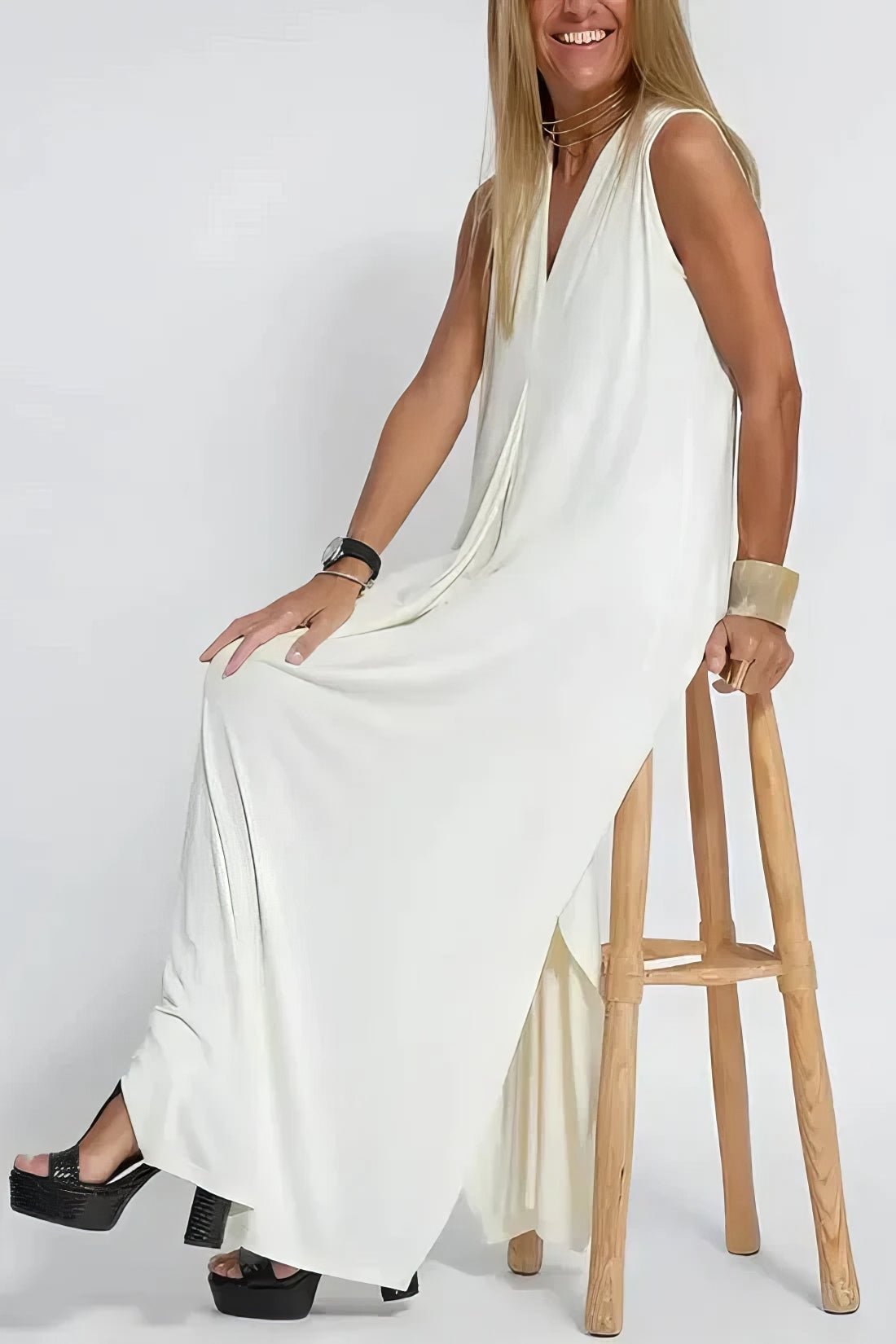 CAMILA – Vestido largo de talla grande sin mangas con escote en V