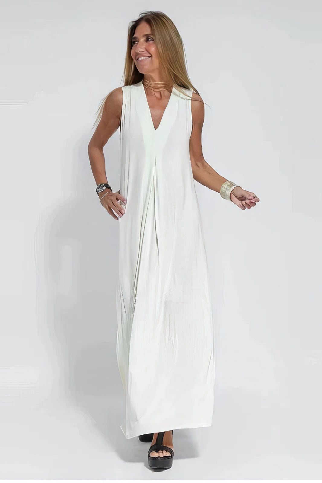 CAMILA – Vestido largo de talla grande sin mangas con escote en V