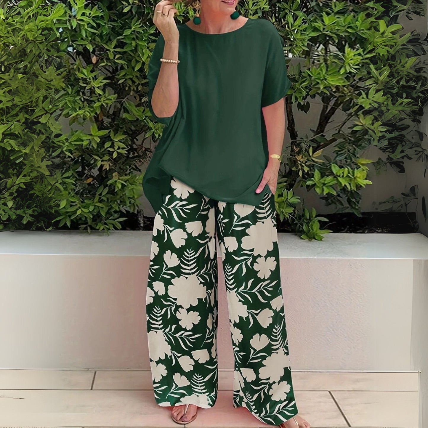 VANESSA – Conjunto de dos piezas de talla grande con top relajado y pantalones de pierna ancha con estampado floral