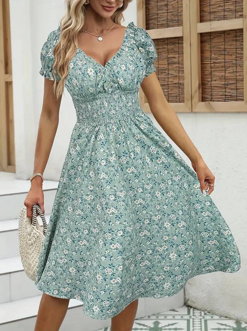 Vestido veraniego fruncido con diseño romántico y favorecedor – ÉLODINE