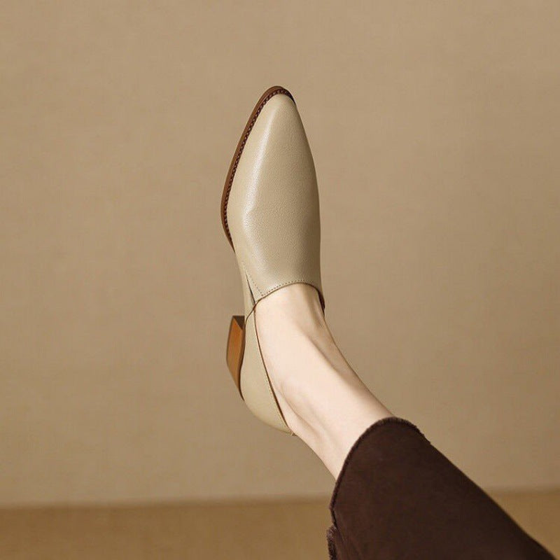 Mocasines planos de mujer con diseño minimalista y punta fina – CARLA