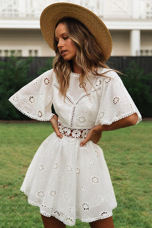 Luna – Vestido corto bohemio estilo Ibiza en color blanco para mujer