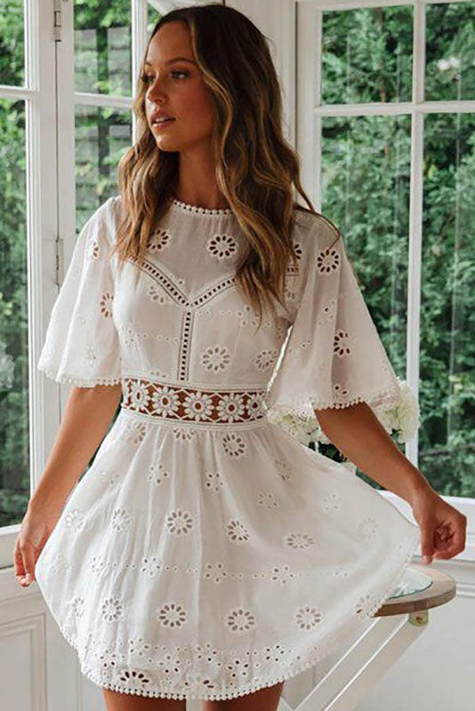 Luna – Vestido corto bohemio estilo Ibiza en color blanco para mujer