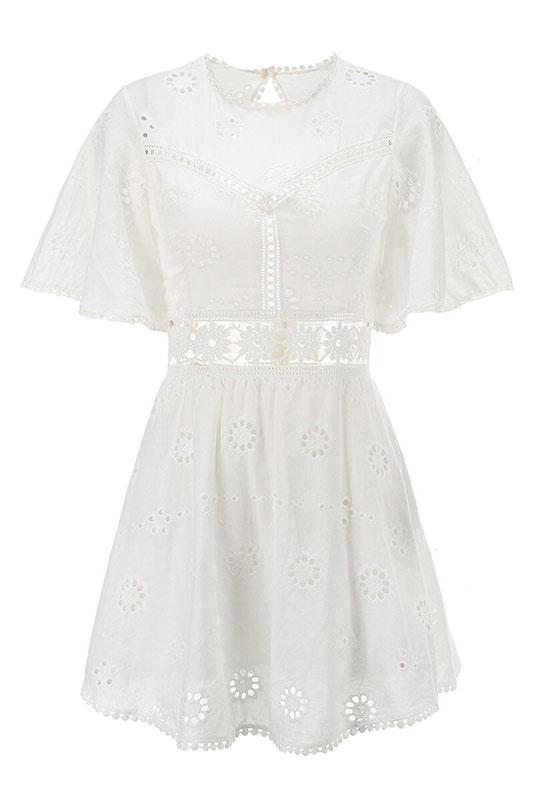 Luna – Vestido corto bohemio estilo Ibiza en color blanco para mujer