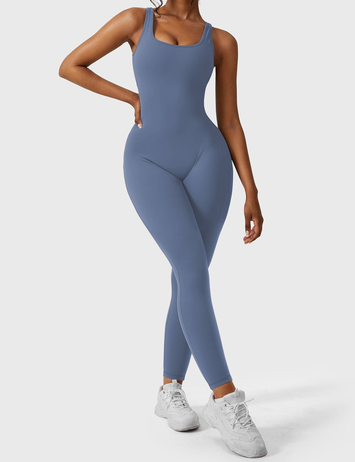 Elara – Mono elegante con espalda en V para mujer