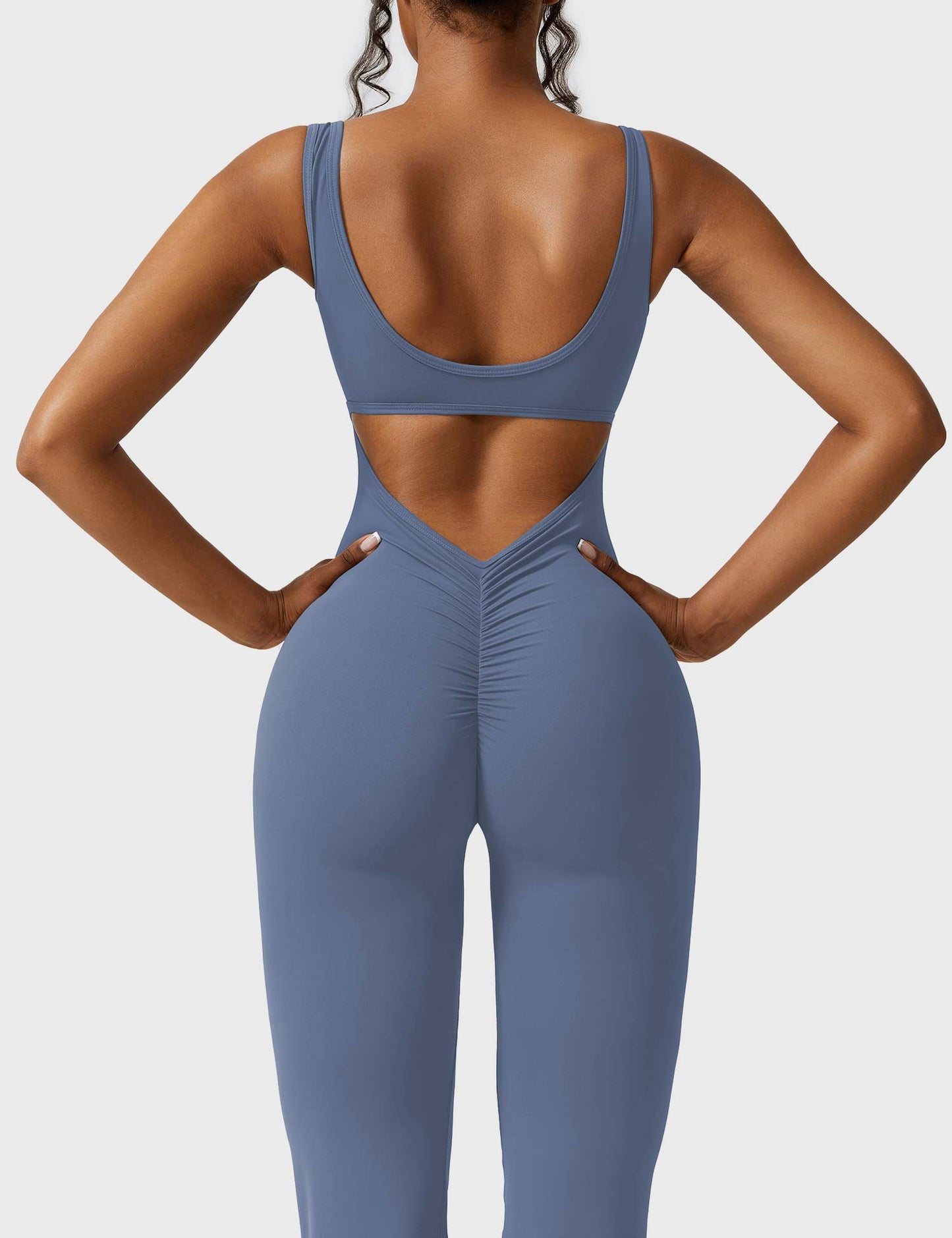 Elara – Mono elegante con espalda en V para mujer