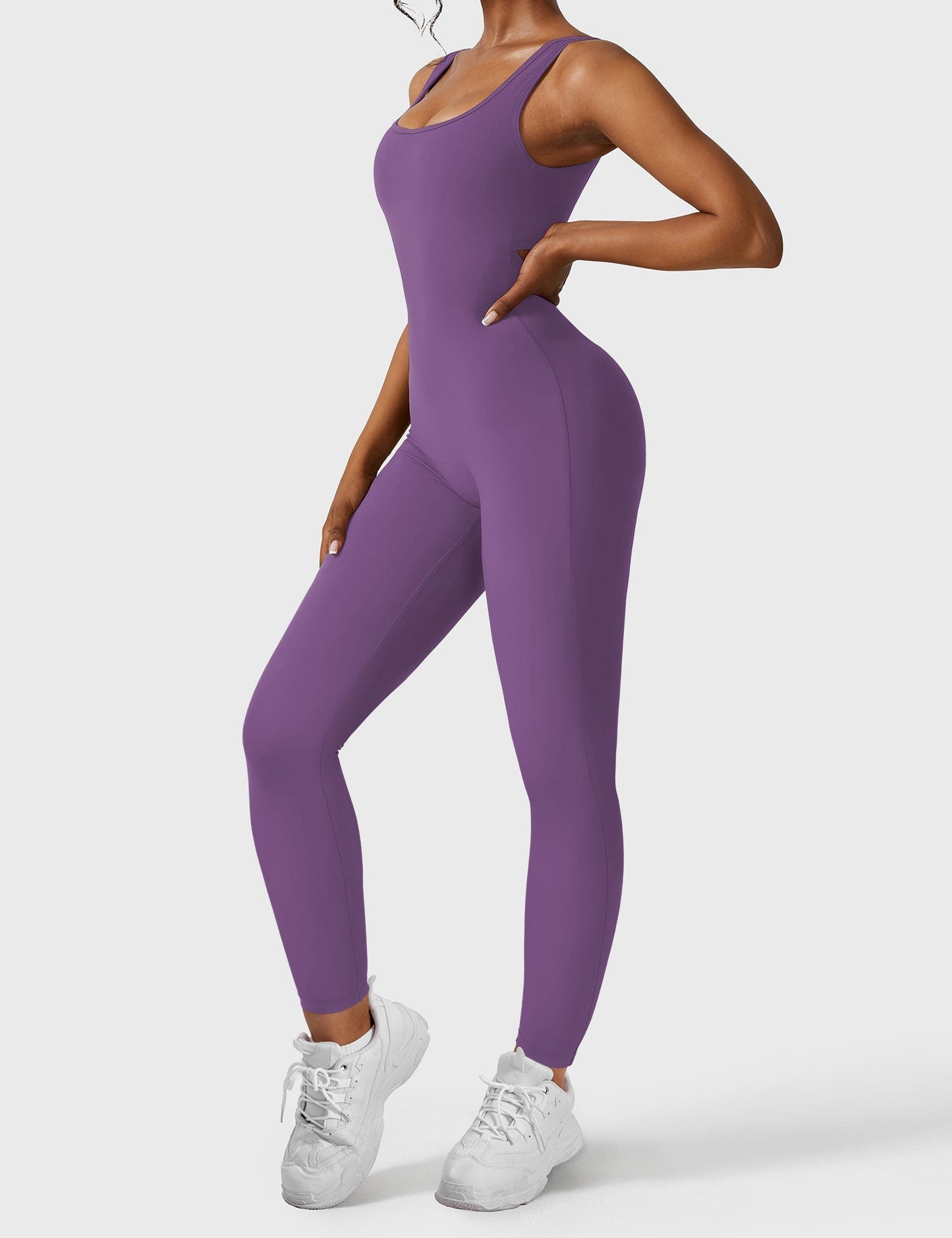 Elara – Mono elegante con espalda en V para mujer