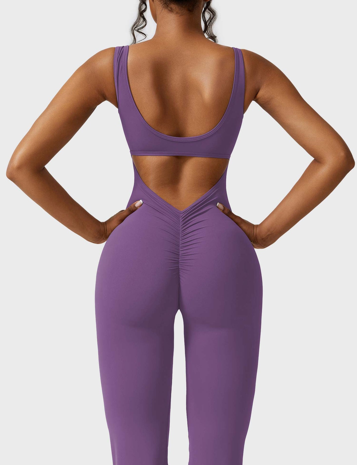 Elara – Mono elegante con espalda en V para mujer